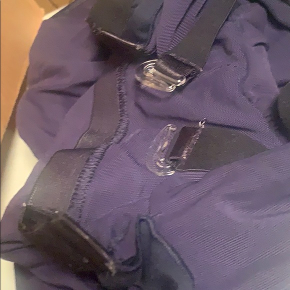 LULULEMON SZ 6, purple tank top with bra support - Picture 8 of 8